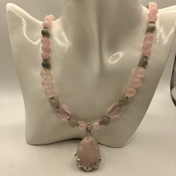 Stunning Genuine Rose Quartz Teardrop Pendant Necklace 20 ins NEW Adjustable - Picture 3 of 16